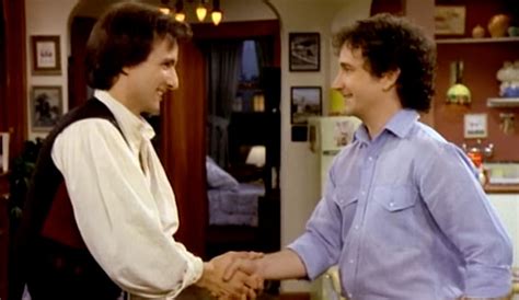 Perfect Strangers: Una Sitcom Cult per Risate e riflessioni sull'Immigrazione!